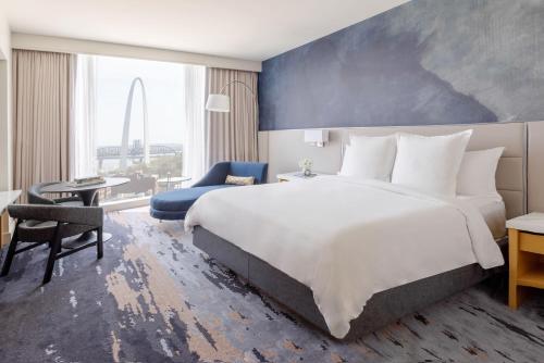 Four Seasons St. Louis allows 18 year olds to book a room in St. Louis