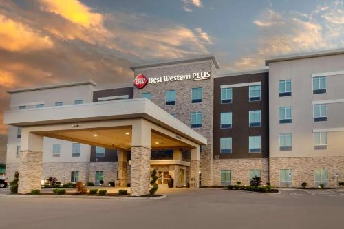 Best Western Plus St. Louis Airport Hotel allows 18 year olds to book a room in St. Louis