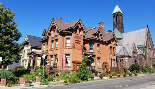 Buffalo Harmony House allows 18 year olds to book a room in Buffalo