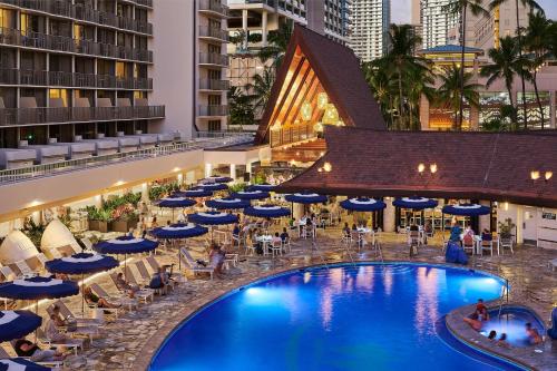 Outrigger Reef Waikiki Beach Resort allows 18 year olds to book a room in Honolulu 