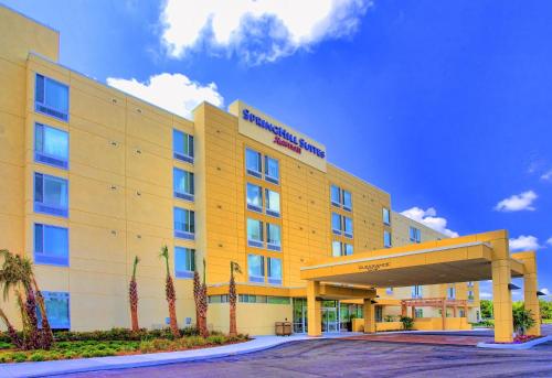 SpringHill Suites Tampa North/Tampa Palms allows 18 year olds to book a room in Tampa