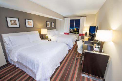 DoubleTree by Hilton Las Vegas East Flamingo allows 18 year olds to book a room in Las Vegas