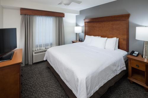 Homewood Suites by Hilton Omaha - Downtown allows 18 year olds to book a room in Omaha