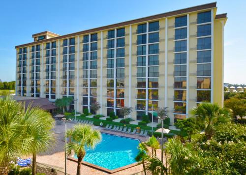 Rosen Inn Closest to Universal allows 18 year olds to book a room in Orlando