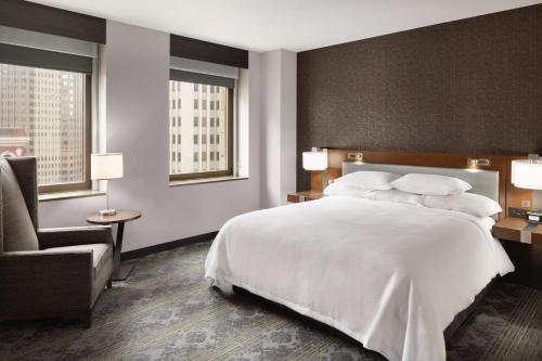 Embassy Suites Pittsburgh-Downtown allows 18 year olds to book a room in Pittsburgh