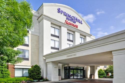 SpringHill Suites Lexington Near the University of Kentucky allows 18 year olds to book a room in Lexington