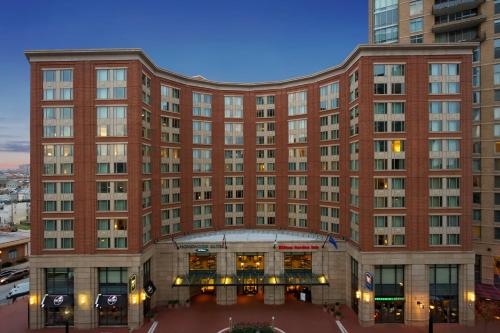 Hilton Garden Inn Baltimore Inner Harbor allows 18 year olds to book a room in Baltimore