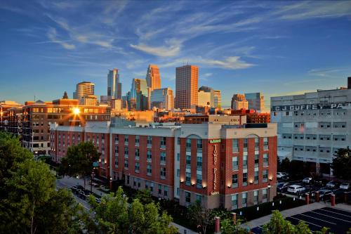 TownePlace Suites by Marriott Minneapolis Downtown/North Loop allows 18 year olds to book a room in Minneapolis