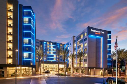 Residence Inn by Marriott at Anaheim Resort/Convention Center allows 18 year olds to book a room in Anaheim