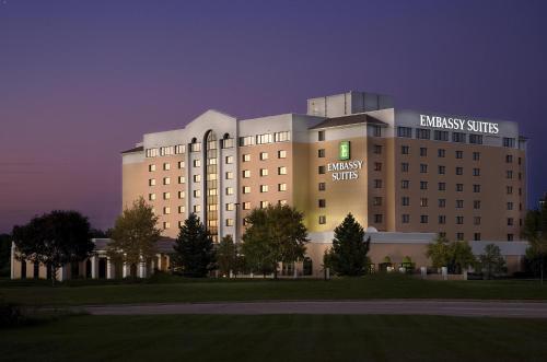 Embassy Suites by Hilton Kansas City International Airport allows 18 year olds to book a room in Kansas City