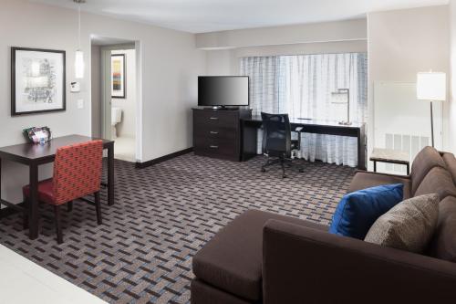 Residence Inn by Marriott Dallas Plano/Richardson allows 18 year olds to book a room in Plano