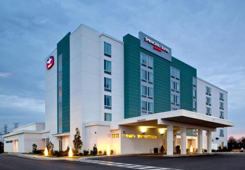 SpringHill Suites by Marriott Huntsville Downtown allows 18 year olds to book a room in Huntsville