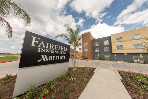 Fairfield Inn & Suites by Marriott Brownsville North allows 18 year olds to book a room in Brownsville