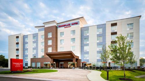 TownePlace by Marriott Suites Clarksville allows 18 year olds to book a room in Clarksville