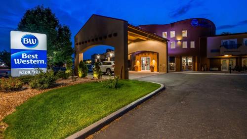 Best Western Kiva Inn allows 18 year olds to book a room in Fort Collins