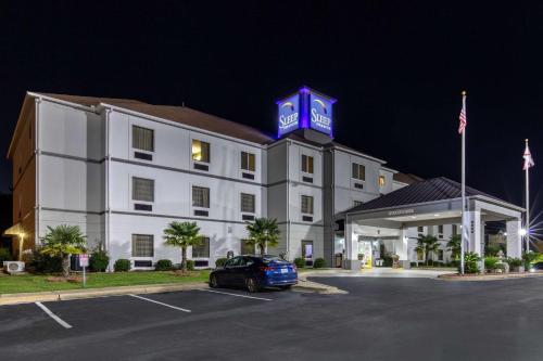 Sleep Inn & Suites Montgomery East I-85 allows 18 year olds to book a room in Montgomery