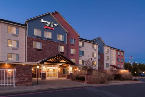 TownePlace Suites by Marriott Little Rock West allows 18 year olds to book a room in Little Rock