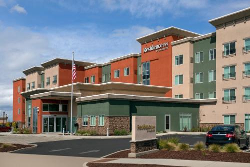 Residence Inn by Marriott Modesto North allows 18 year olds to book a room in Modesto