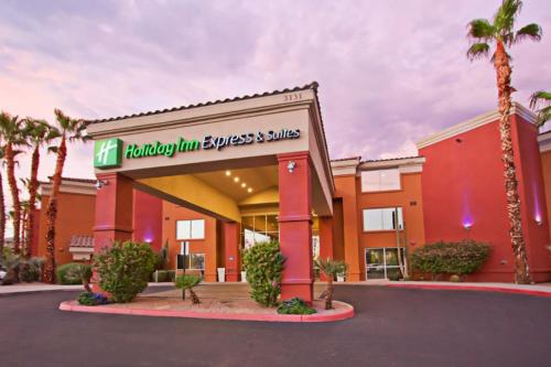 Holiday Inn Express Hotel & Suites Scottsdale - Old Town, an IHG Hotel allows 18 year olds to book a room in Scottsdale