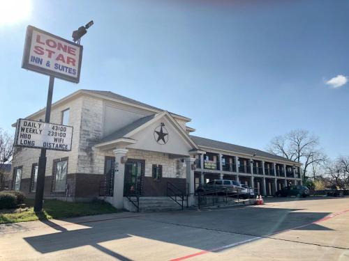 Lone Star Inn & Suites allows 18 year olds to book a room in Killeen