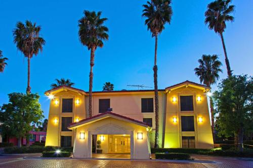 Super 8 by Wyndham San Bernardino allows 18 year olds to book a room in San Bernardino