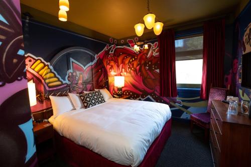 McMenamins Elks Temple allows 18 year olds to book a room in Tacoma