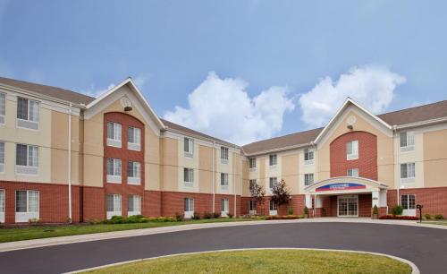 Candlewood Suites Kansas City, an IHG Hotel allows 18 year olds to book a room in Kansas City