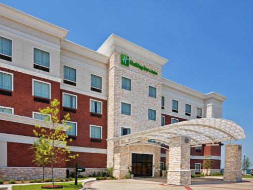 Holiday Inn & Suites McKinney - N Allen, an IHG Hotel allows 18 year olds to book a room in McKinney