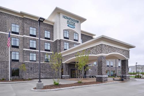 Homewood Suites Des Moines Airport allows 18 year olds to book a room in Des Moines