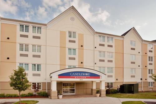 Candlewood Suites Chesapeake-Suffolk, an IHG Hotel allows 18 year olds to book a room in Chesapeake