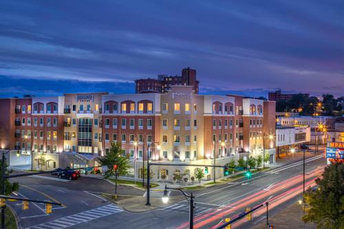 Staybridge Suites Montgomery - Downtown, an IHG Hotel allows 18 year olds to book a room in Montgomery