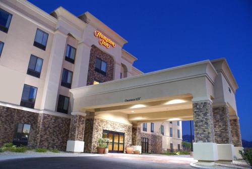 Hampton Inn Las Vegas/North Speedway allows 18 year olds to book a room in North Las Vegas