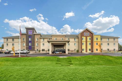 Sleep Inn Spokane Airport allows 18 year olds to book a room in Spokane