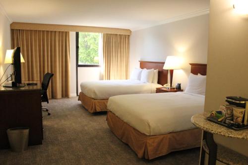 Ontario Airport Hotel & Conference Center allows 18 year olds to book a room in Ontario