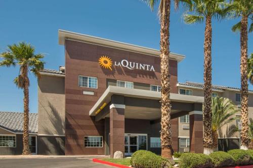 La Quinta Inn & Suites by Wyndham Las Vegas Nellis allows 18 year olds to book a room in North Las Vegas