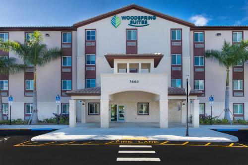 WoodSpring Suites Miramar allows 18 year olds to book a room in Miramar