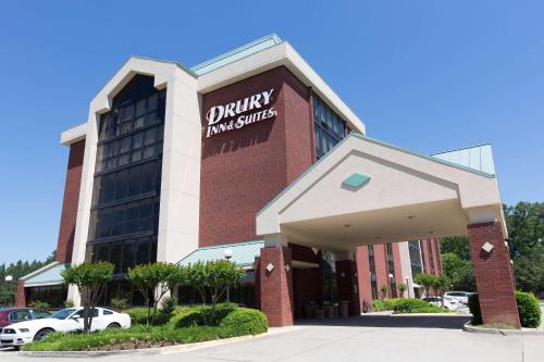 Drury Inn & Suites Birmingham Grandview allows 18 year olds to book a room in Birmingham