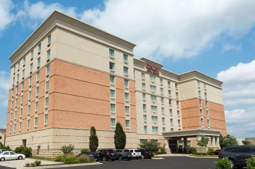 Drury Inn & Suites Dayton North allows 18 year olds to book a room in Dayton