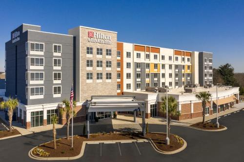 Hilton Garden Inn Columbia Airport, SC allows 18 year olds to book a room in Columbia