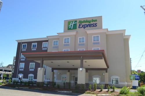 Holiday Inn Express Tallahassee-University Central, an IHG Hotel allows 18 year olds to book a room in Tallahassee