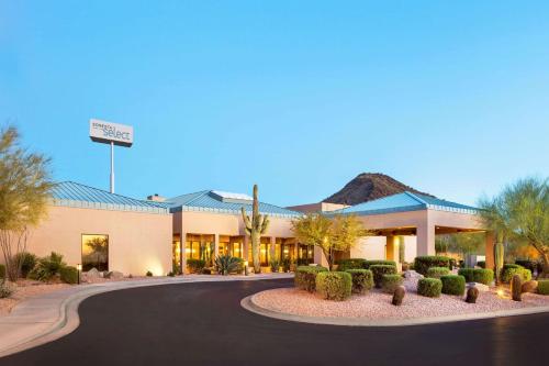 Sonesta Select Scottsdale at Mayo Clinic Campus allows 18 year olds to book a room in Scottsdale