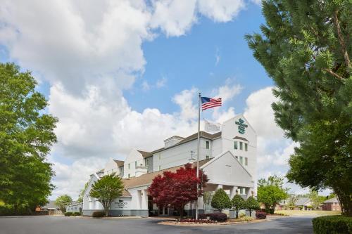 Homewood Suites by Hilton Augusta allows 18 year olds to book a room in Augusta