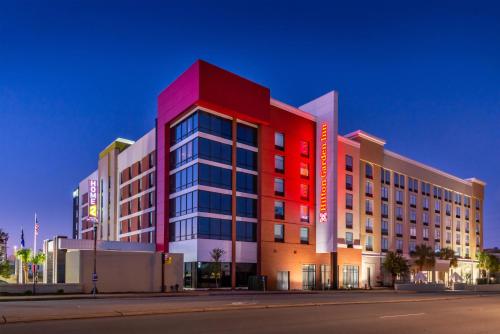 Hilton Garden Inn Columbia Downtown allows 18 year olds to book a room in Columbia