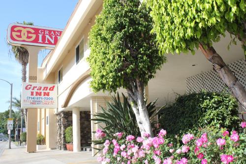 Grand Inn allows 18 year olds to book a room in Fullerton