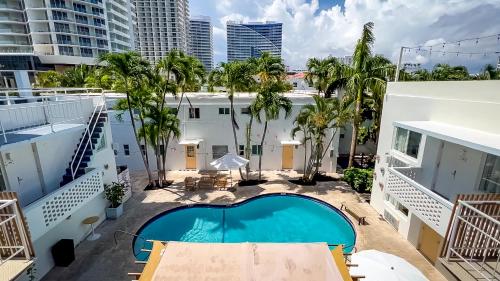 North Beach Hotel allows 18 year olds to book a room in Fort Lauderdale