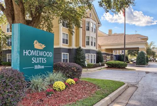 Homewood Suites by Hilton Mobile allows 18 year olds to book a room in Mobile