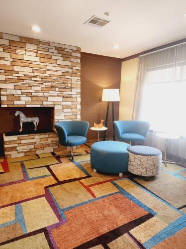 Fairfield Inn & Suites by Marriott Killeen allows 18 year olds to book a room in Killeen