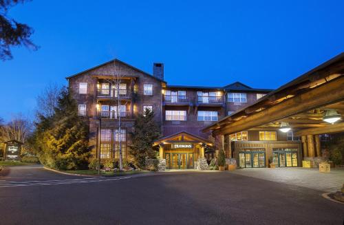 Heathman Lodge allows 18 year olds to book a room in Vancouver