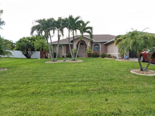 Paradise Hideaway allows 18 year olds to book a room in Cape Coral