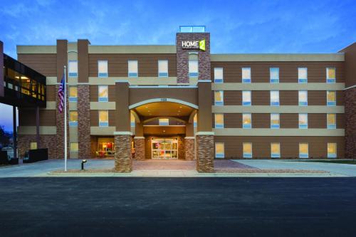 Home2 Suites by Hilton Sioux Falls Sanford Medical Center allows 18 year olds to book a room in Sioux Falls